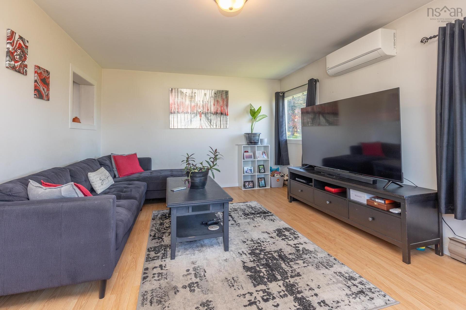 2484 Highway 1, Grosses Coques, NS