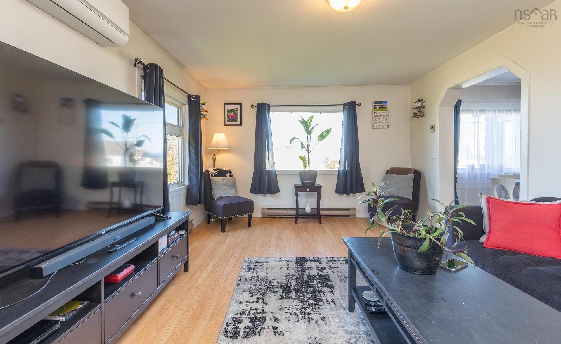 2484 Highway 1, Grosses Coques, NS