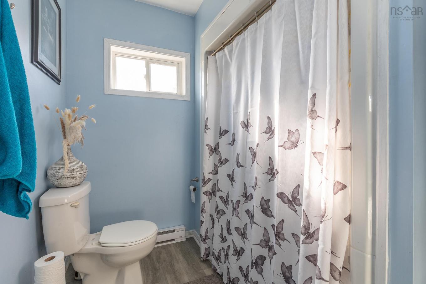 2484 Highway 1, Grosses Coques, NS