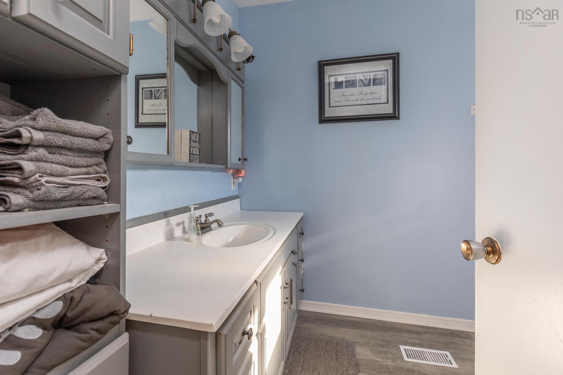 2484 Highway 1, Grosses Coques, NS