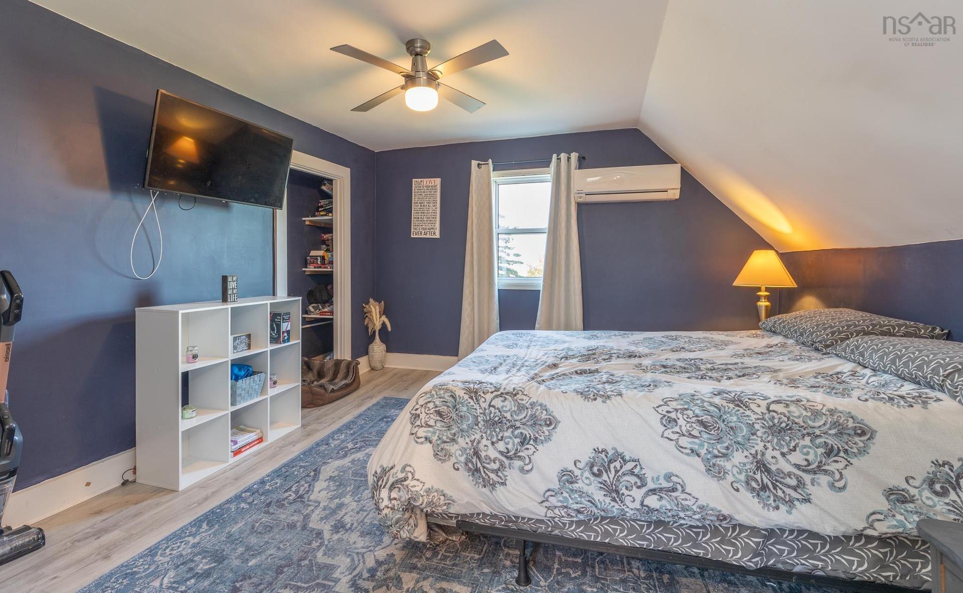 2484 Highway 1, Grosses Coques, NS