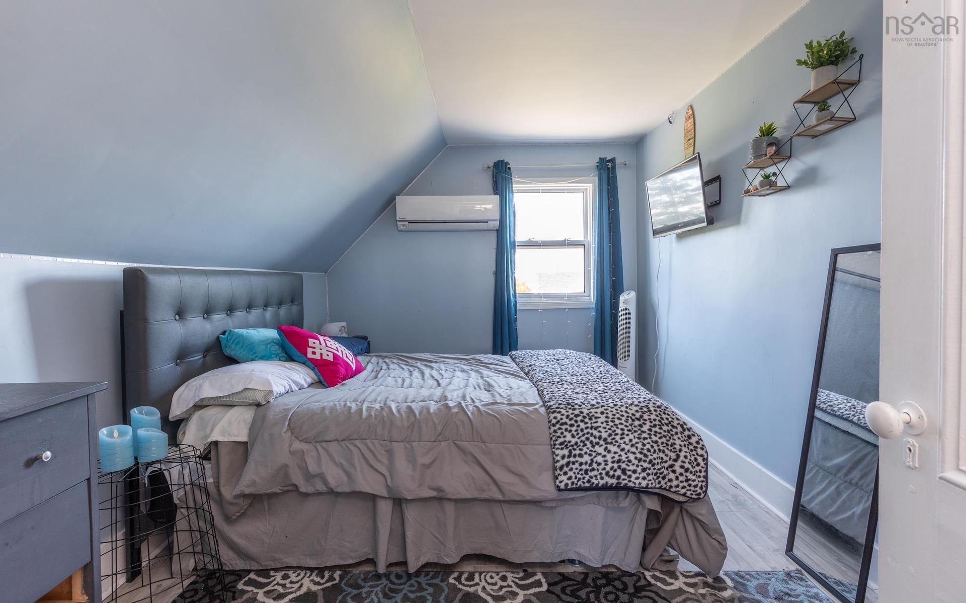 2484 Highway 1, Grosses Coques, NS