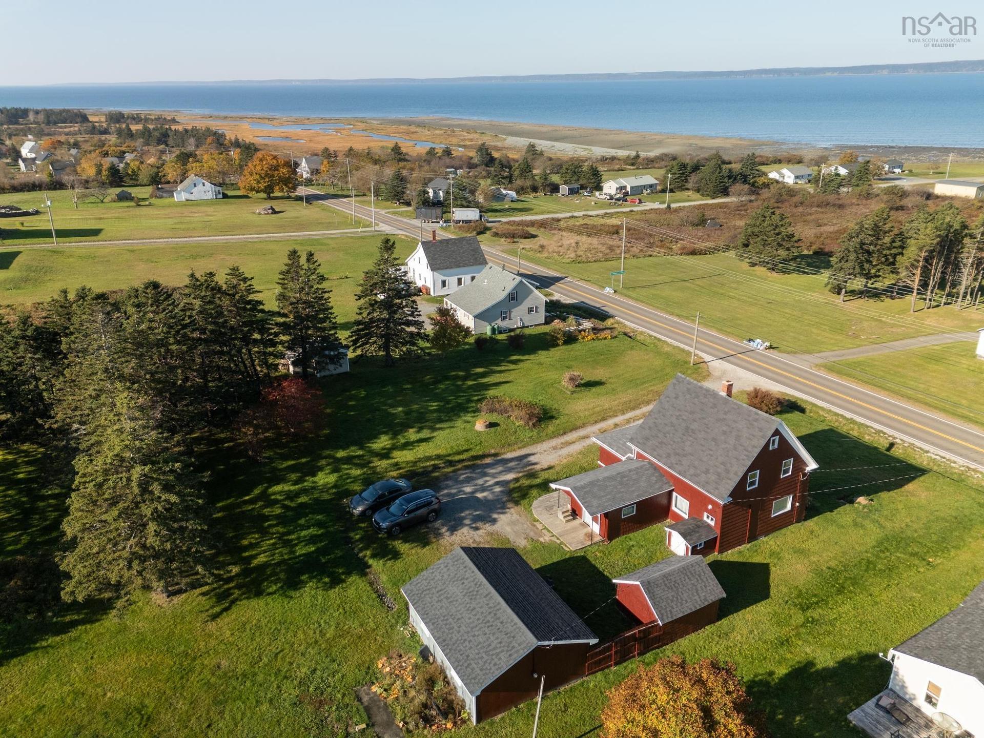 2484 Highway 1, Grosses Coques, NS