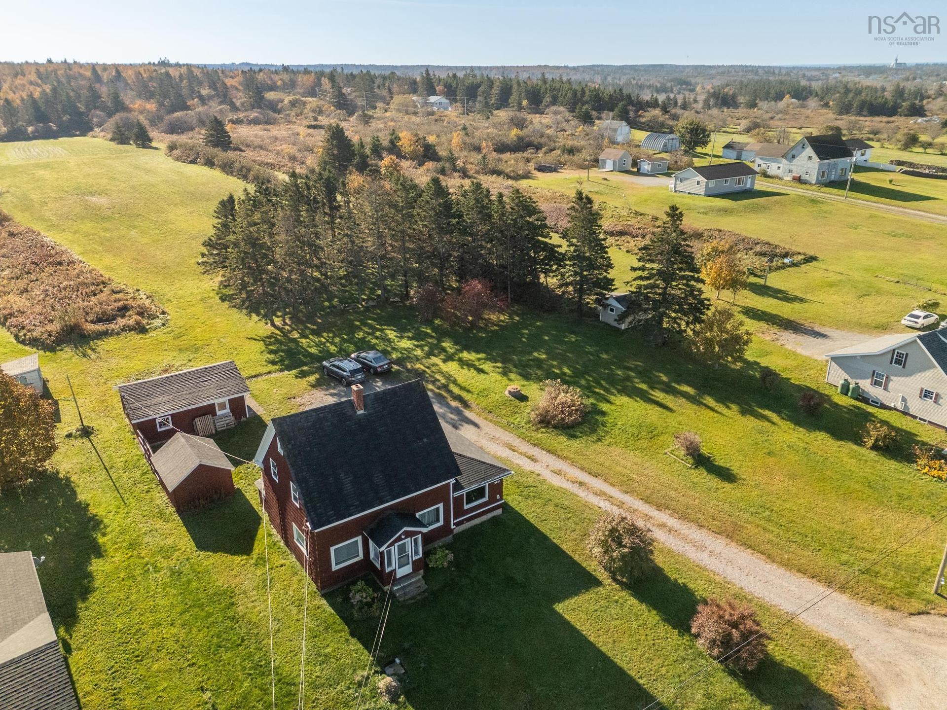2484 Highway 1, Grosses Coques, NS