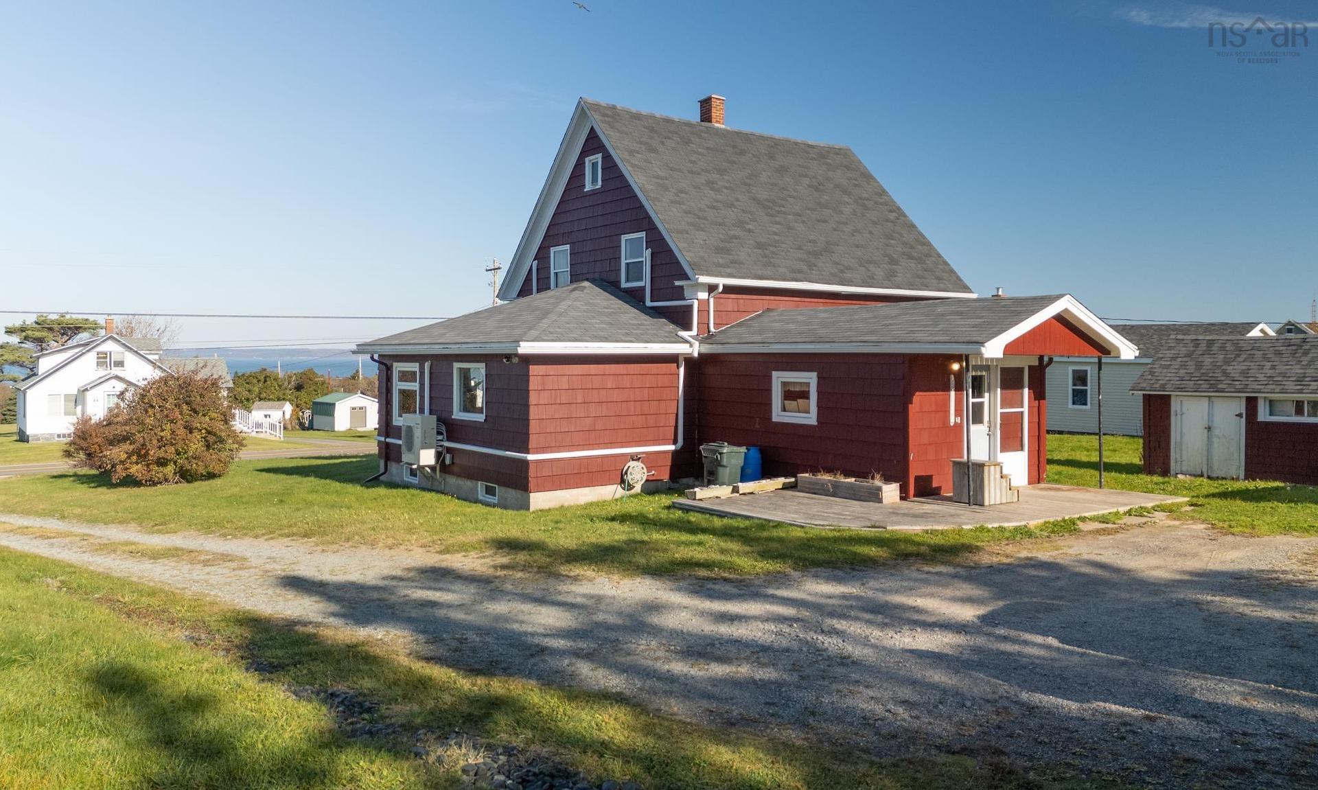 2484 Highway 1, Grosses Coques, NS