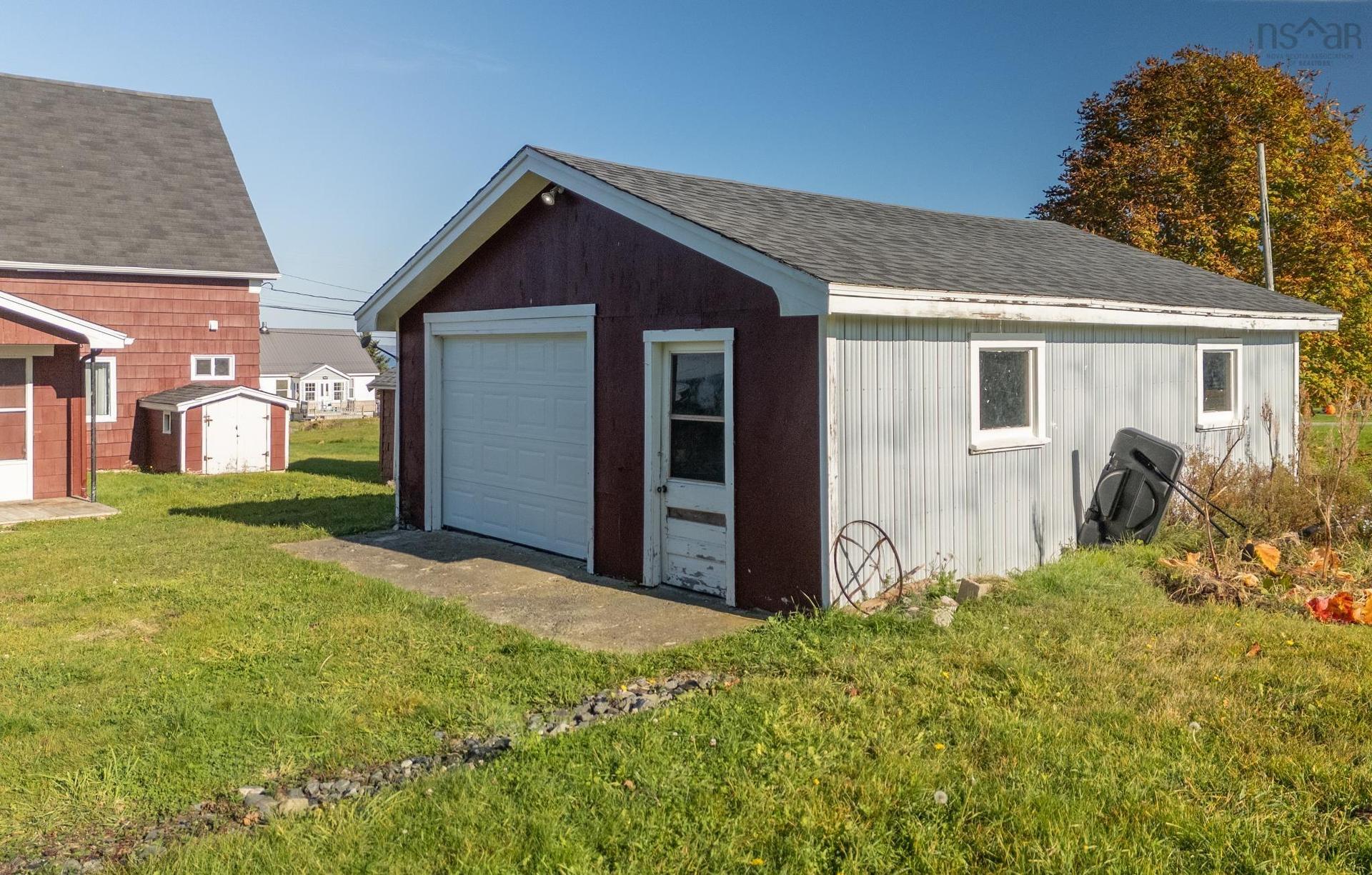 2484 Highway 1, Grosses Coques, NS