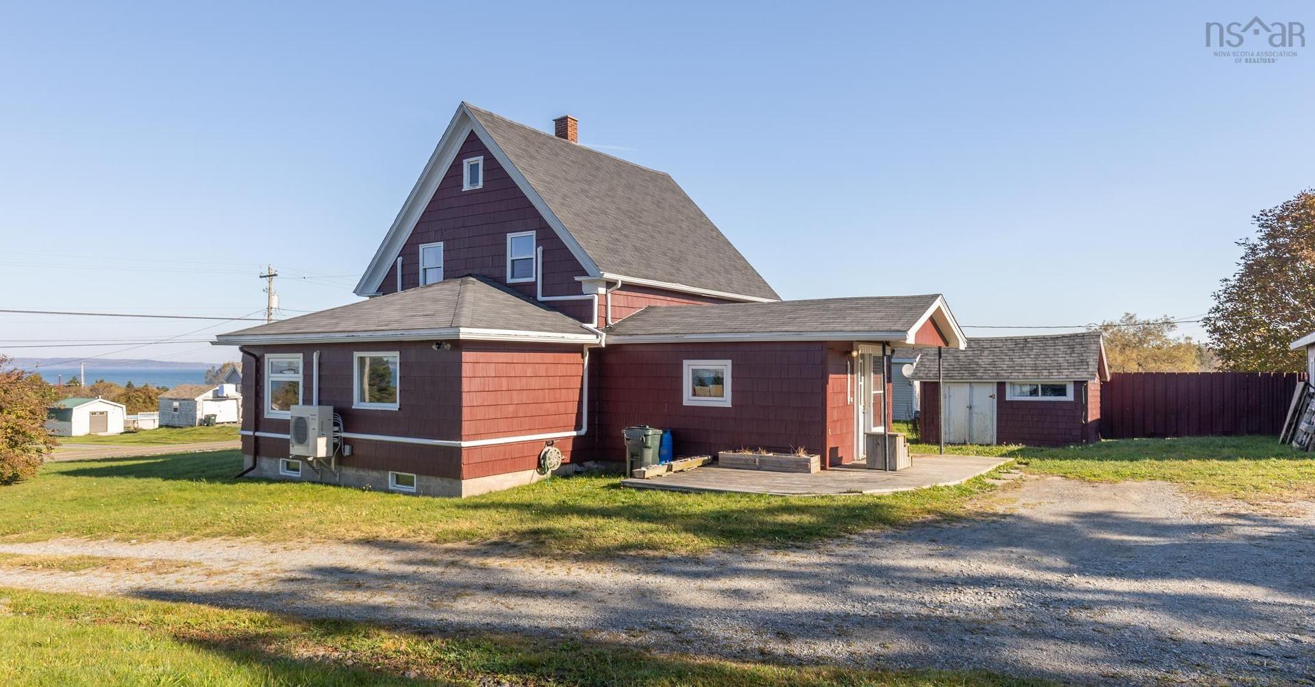 2484 Highway 1, Grosses Coques, NS