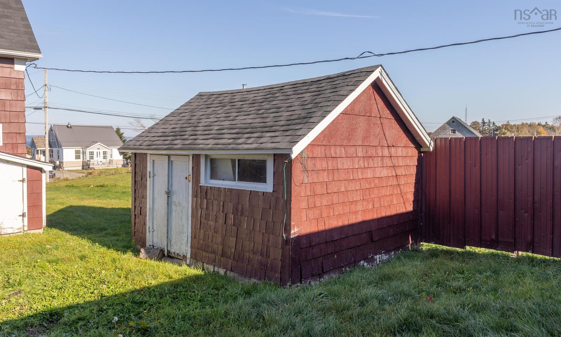 2484 Highway 1, Grosses Coques, NS