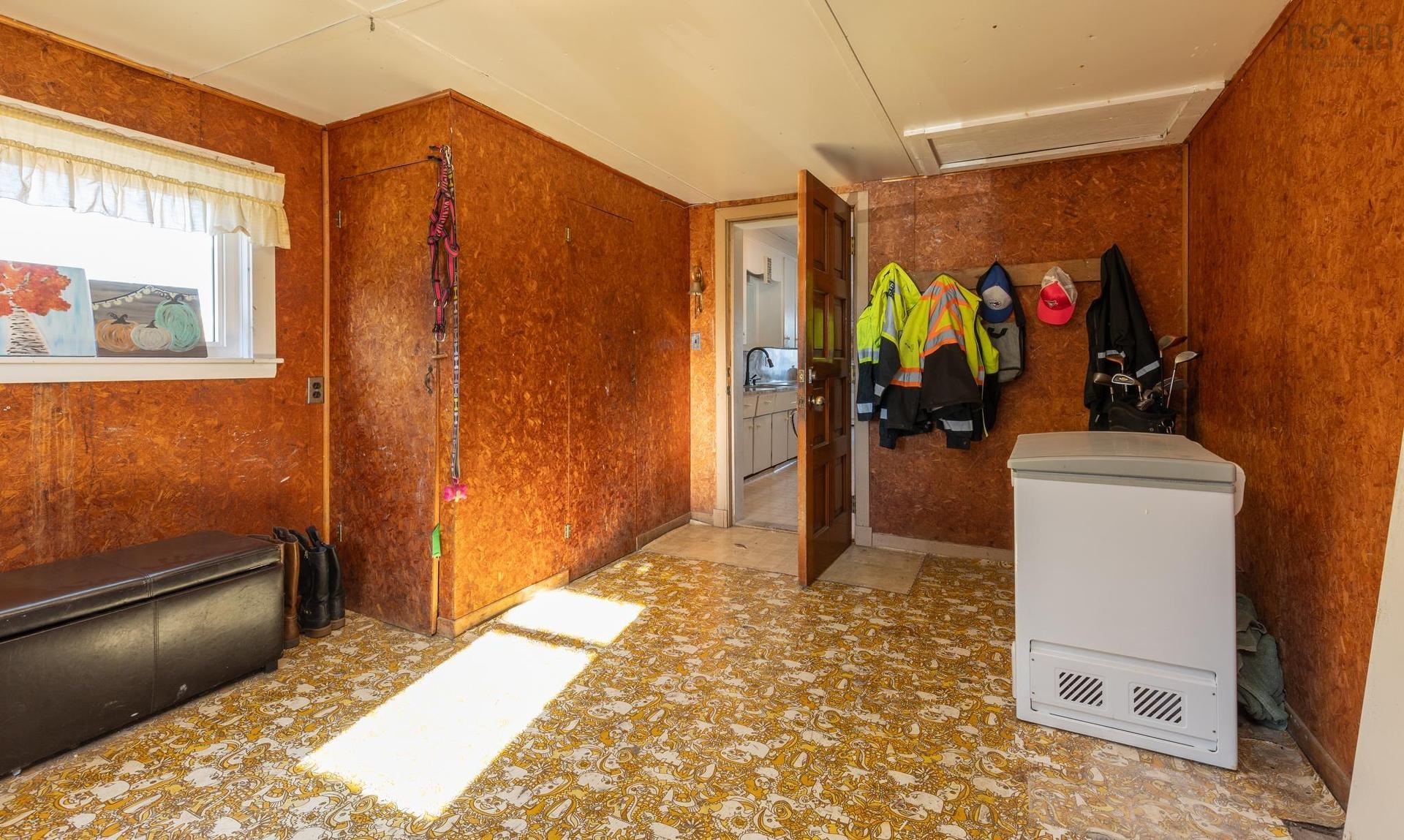 2484 Highway 1, Grosses Coques, NS
