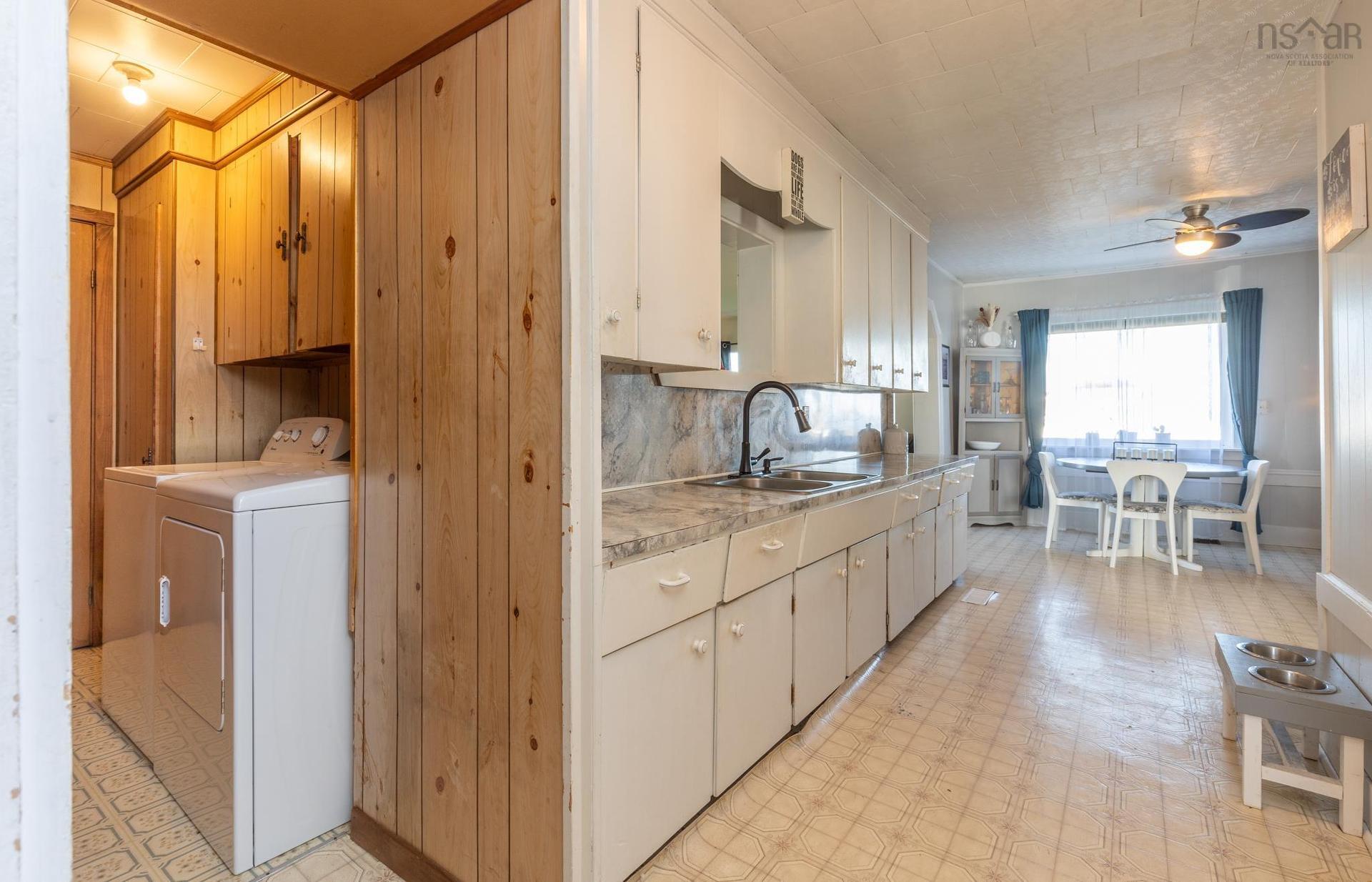 2484 Highway 1, Grosses Coques, NS