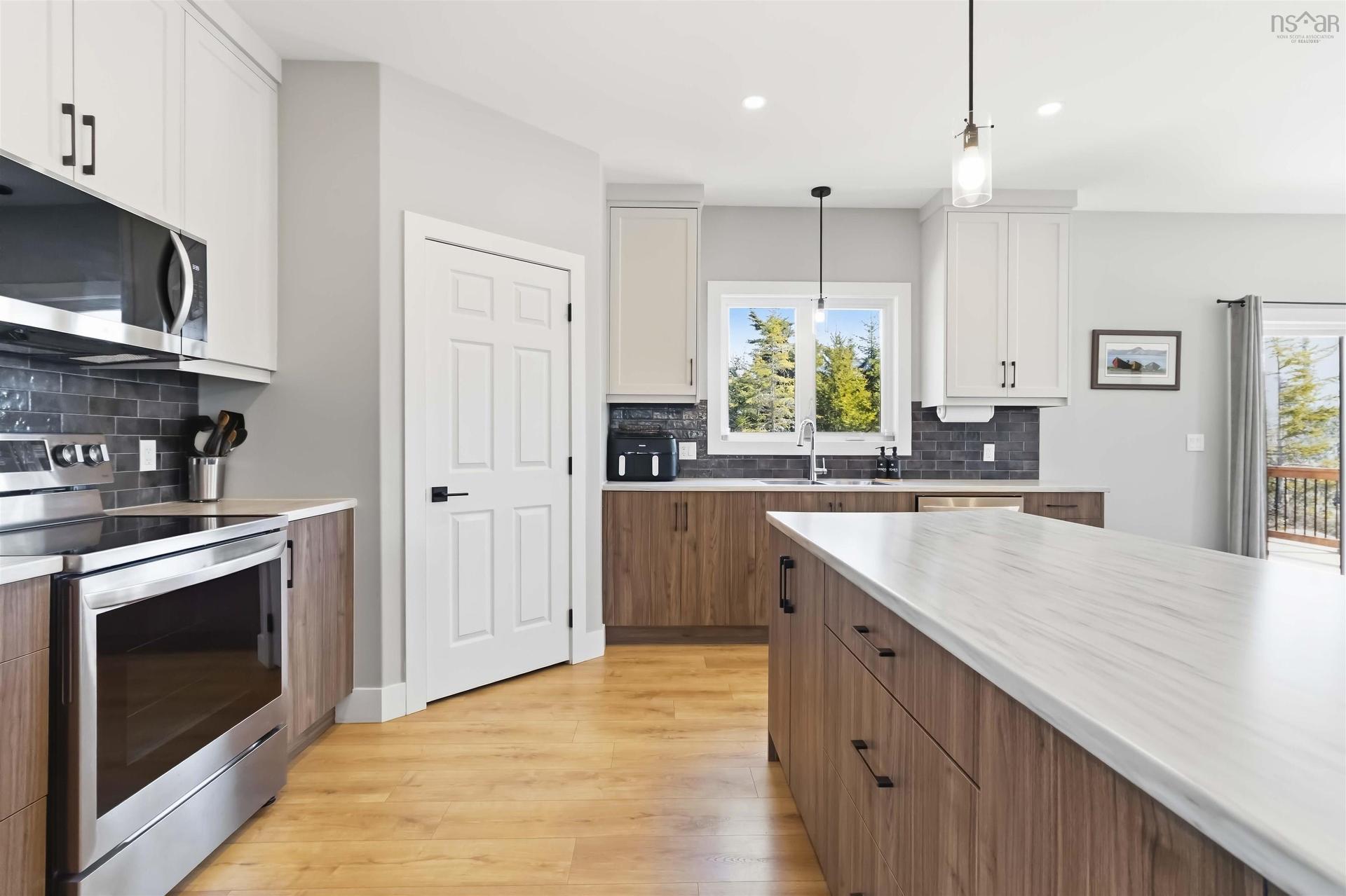86 Riverview Drive, Timberlea, NS - Indoor Photo Showing Kitchen