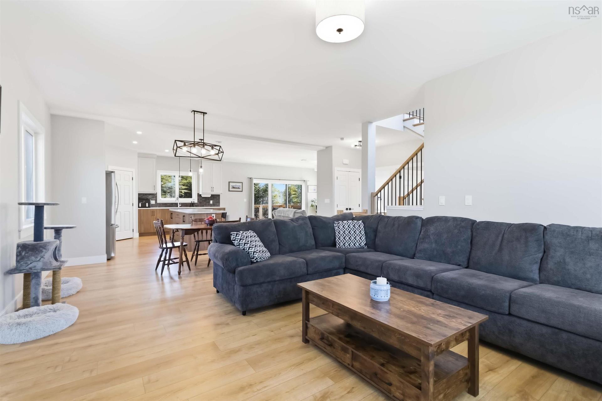 86 Riverview Drive, Timberlea, NS - Indoor Photo Showing Living Room