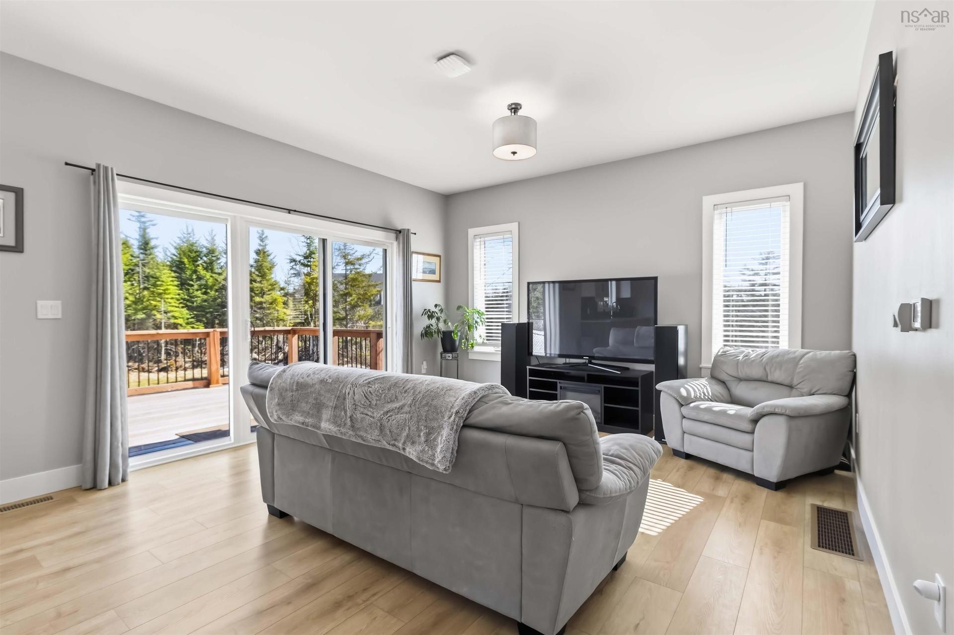 86 Riverview Drive, Timberlea, NS - Indoor Photo Showing Living Room
