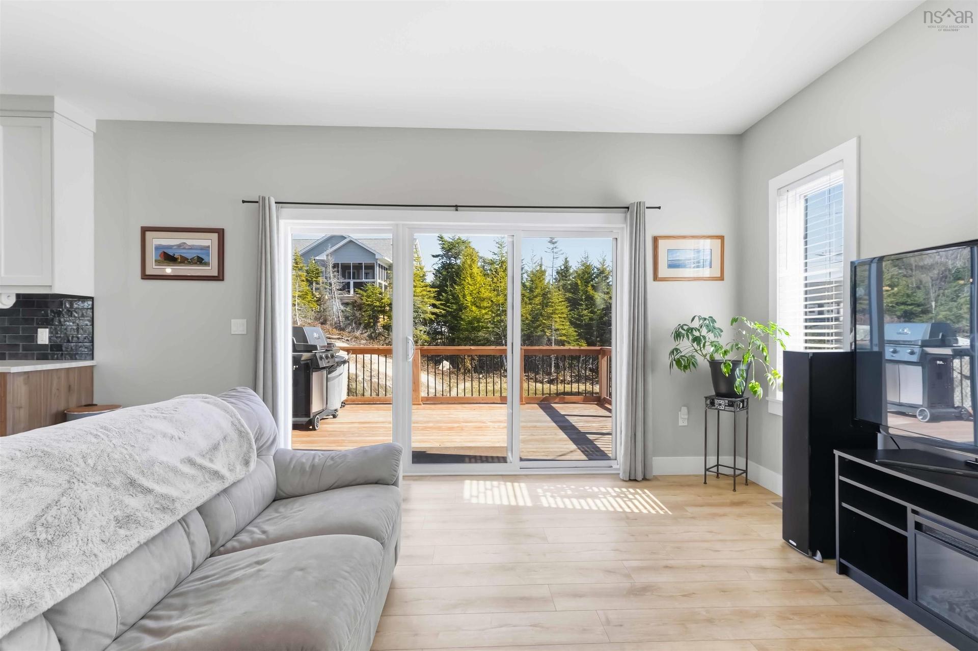 86 Riverview Drive, Timberlea, NS - Indoor Photo Showing Living Room