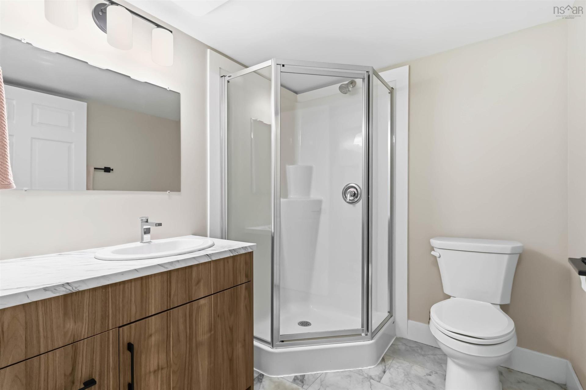 86 Riverview Drive, Timberlea, NS - Indoor Photo Showing Bathroom