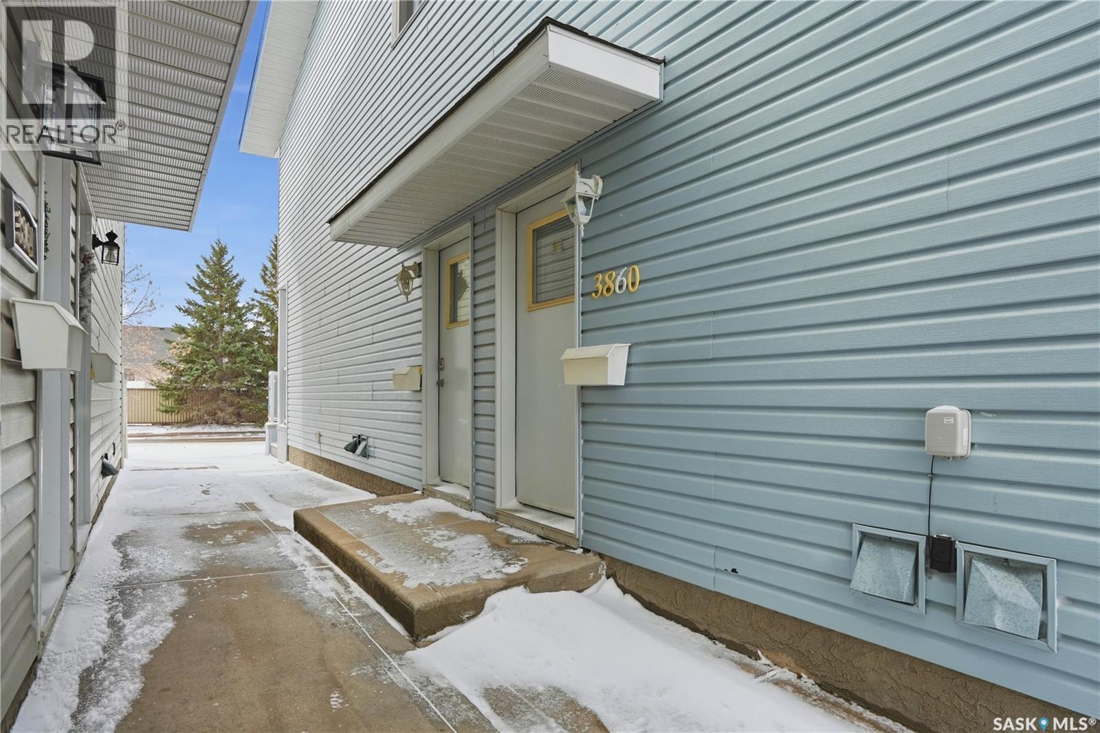 3860 7Th Avenue E, Regina, SK - Outdoor With Exterior