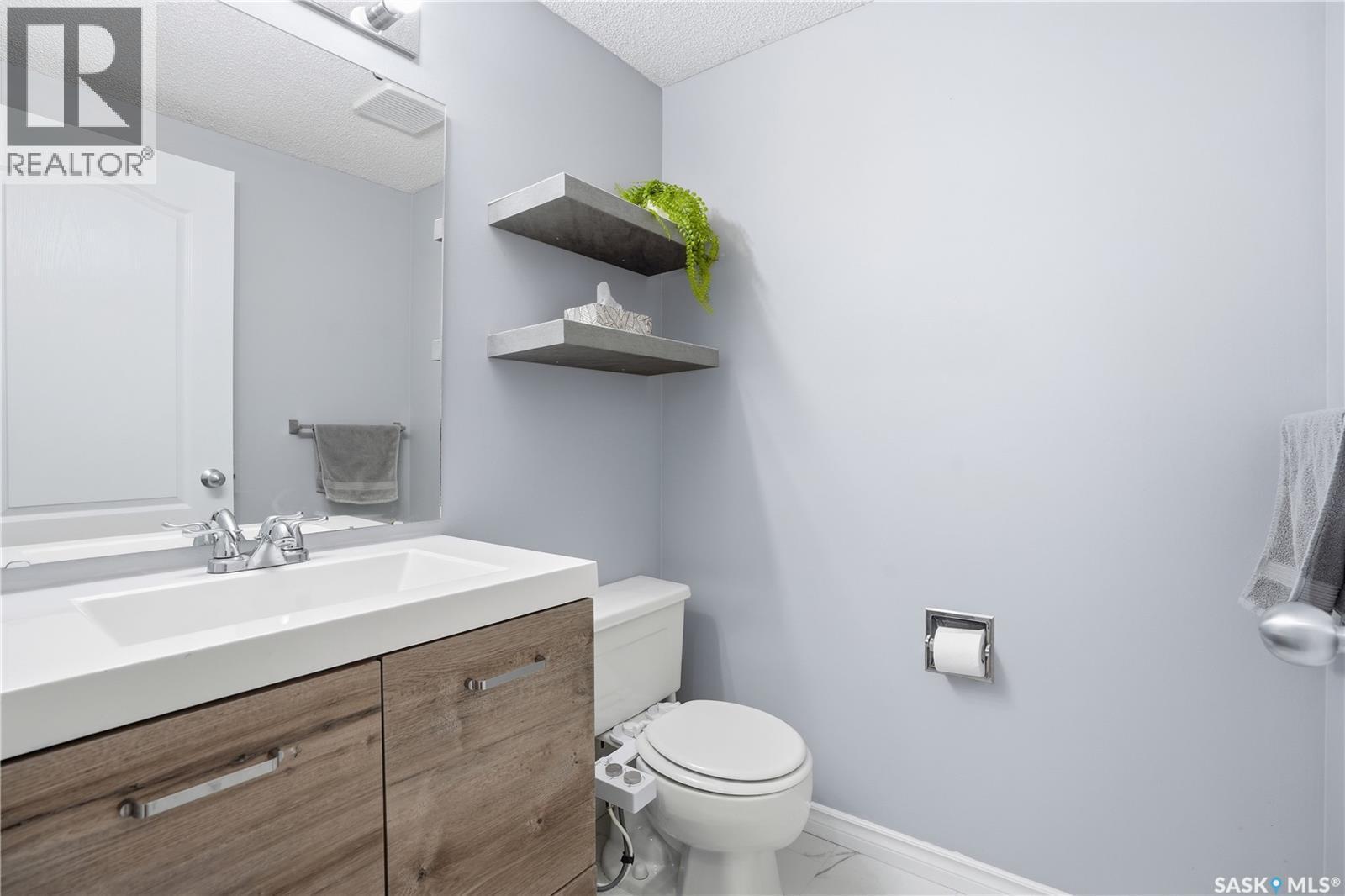 3860 7Th Avenue E, Regina, SK - Indoor Photo Showing Bathroom