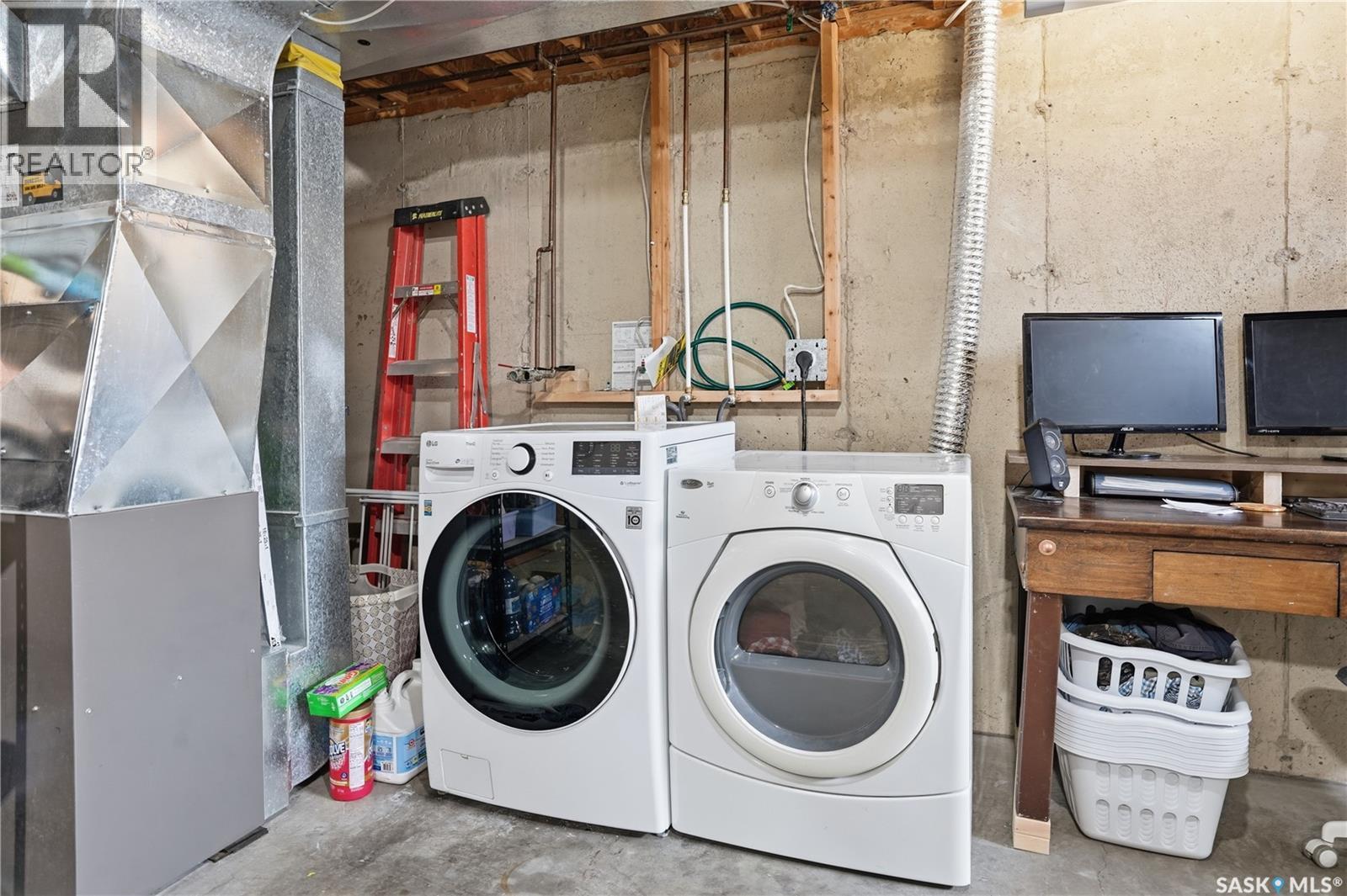 3860 7Th Avenue E, Regina, SK - Indoor Photo Showing Laundry Room