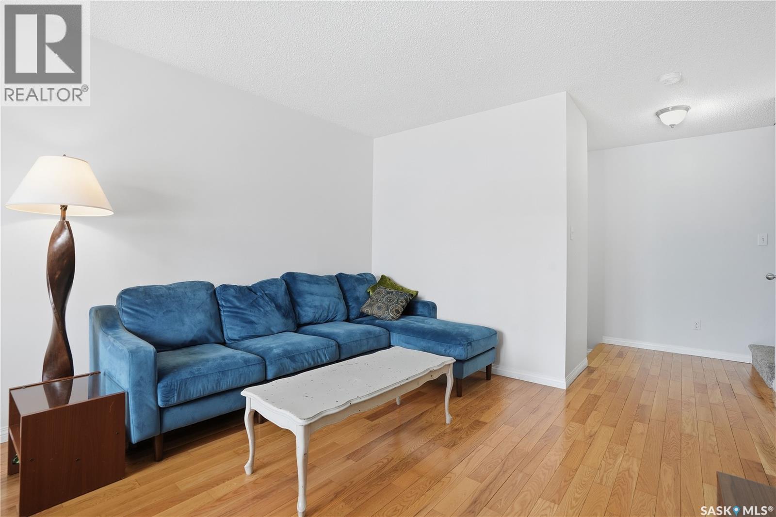 3860 7Th Avenue E, Regina, SK - Indoor Photo Showing Living Room