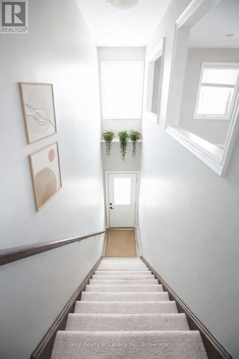Virtually staged - 72 - 3320 Meadowgate Boulevard, London South (South U), ON - Indoor Photo Showing Other Room