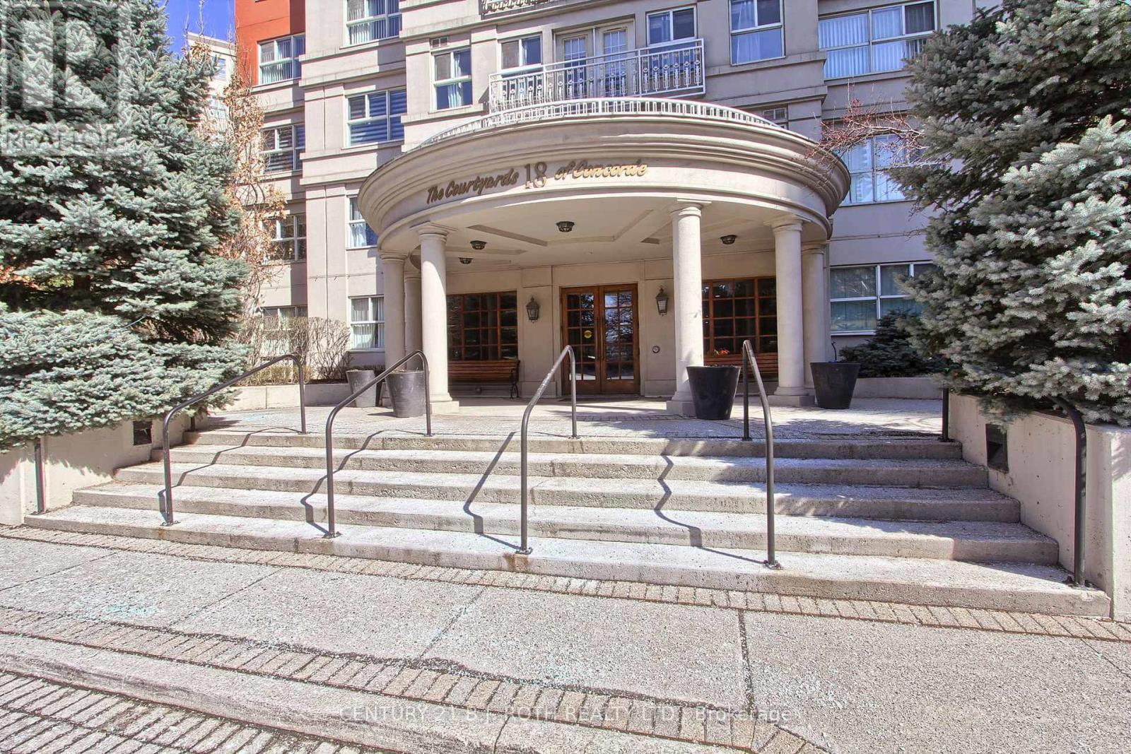 Lp915 - 18 Concorde Place, Toronto, ON - Outdoor With Facade
