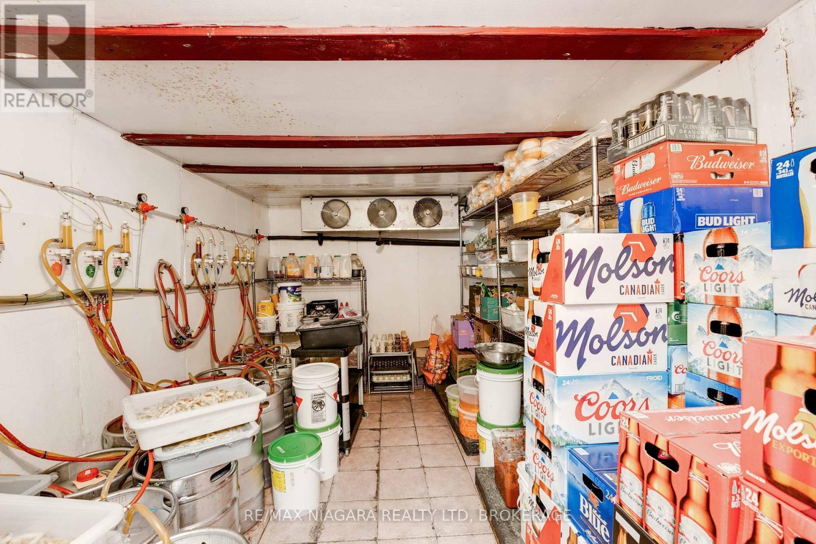 Walk in cooler - 231 St. Paul Street W, St. Catharines (Western Hill), ON