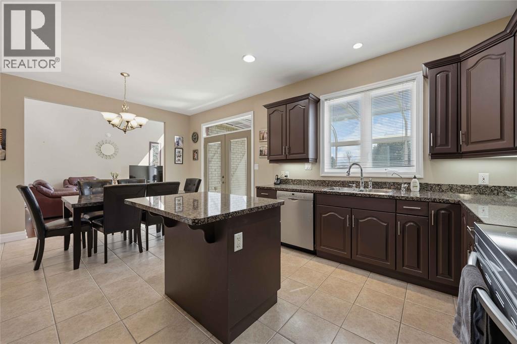 111 Bridlepath Trail, Sarnia, ON - Indoor Photo Showing Kitchen