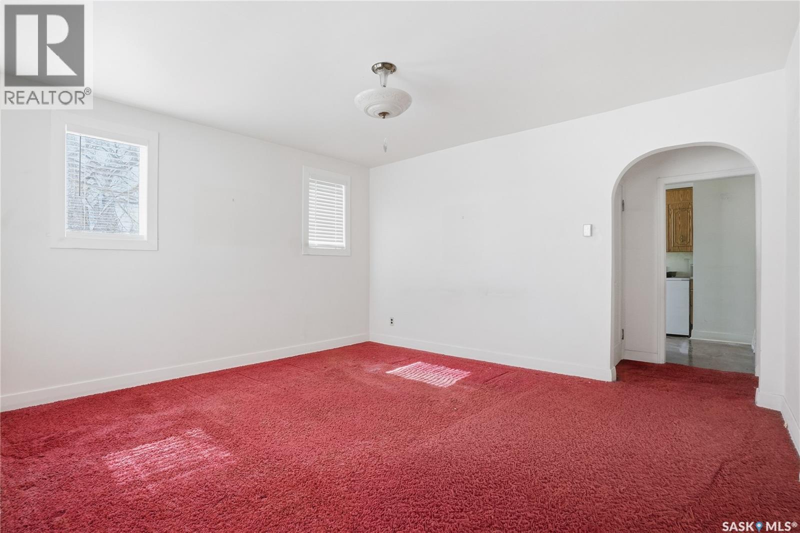 320 Mckinnon Avenue S, Saskatoon, SK - Indoor Photo Showing Other Room