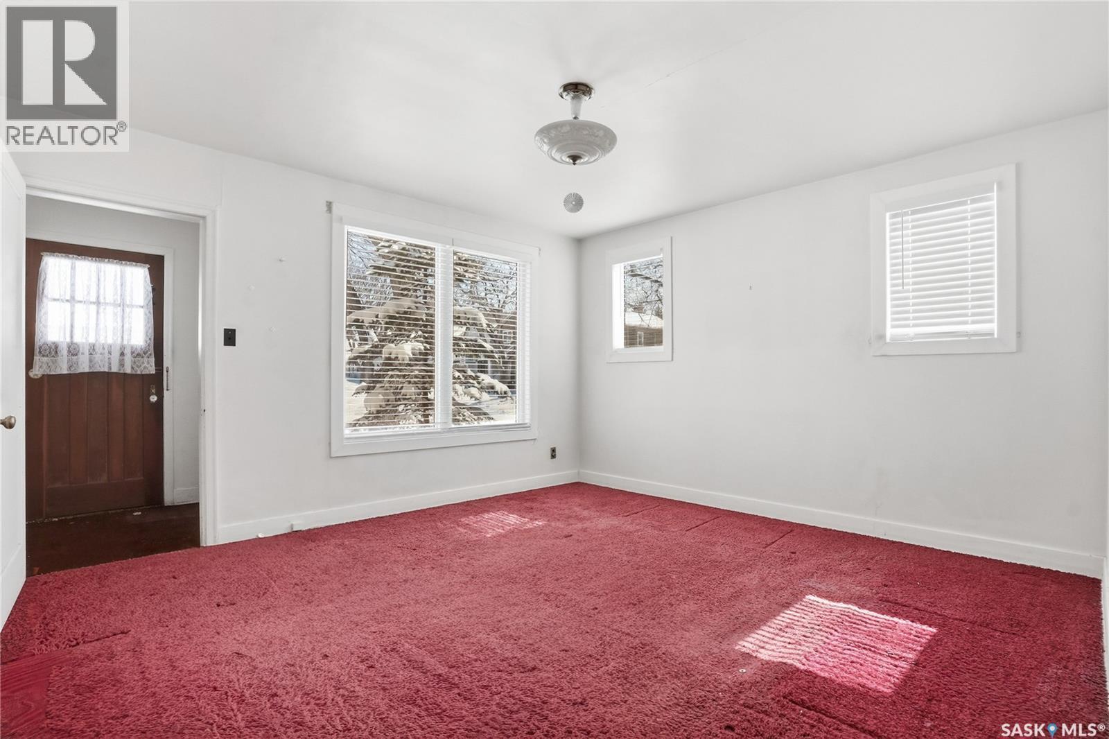 320 Mckinnon Avenue S, Saskatoon, SK - Indoor Photo Showing Other Room