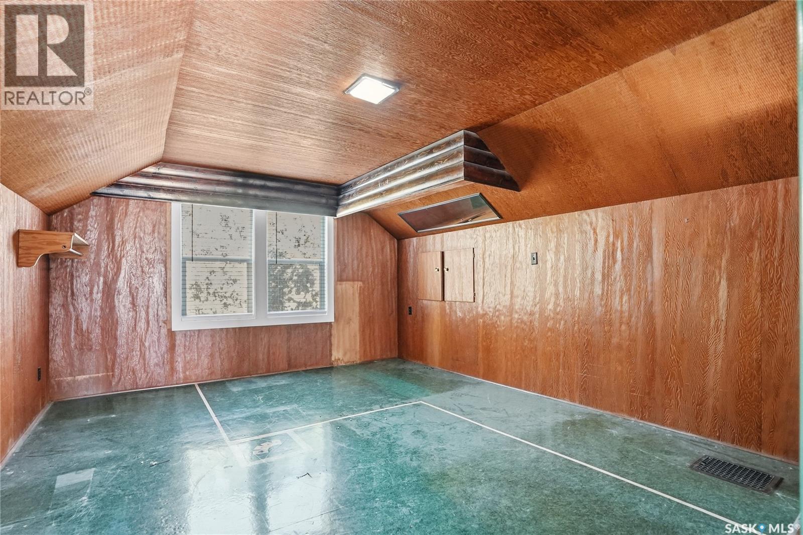 320 Mckinnon Avenue S, Saskatoon, SK - Indoor Photo Showing Other Room