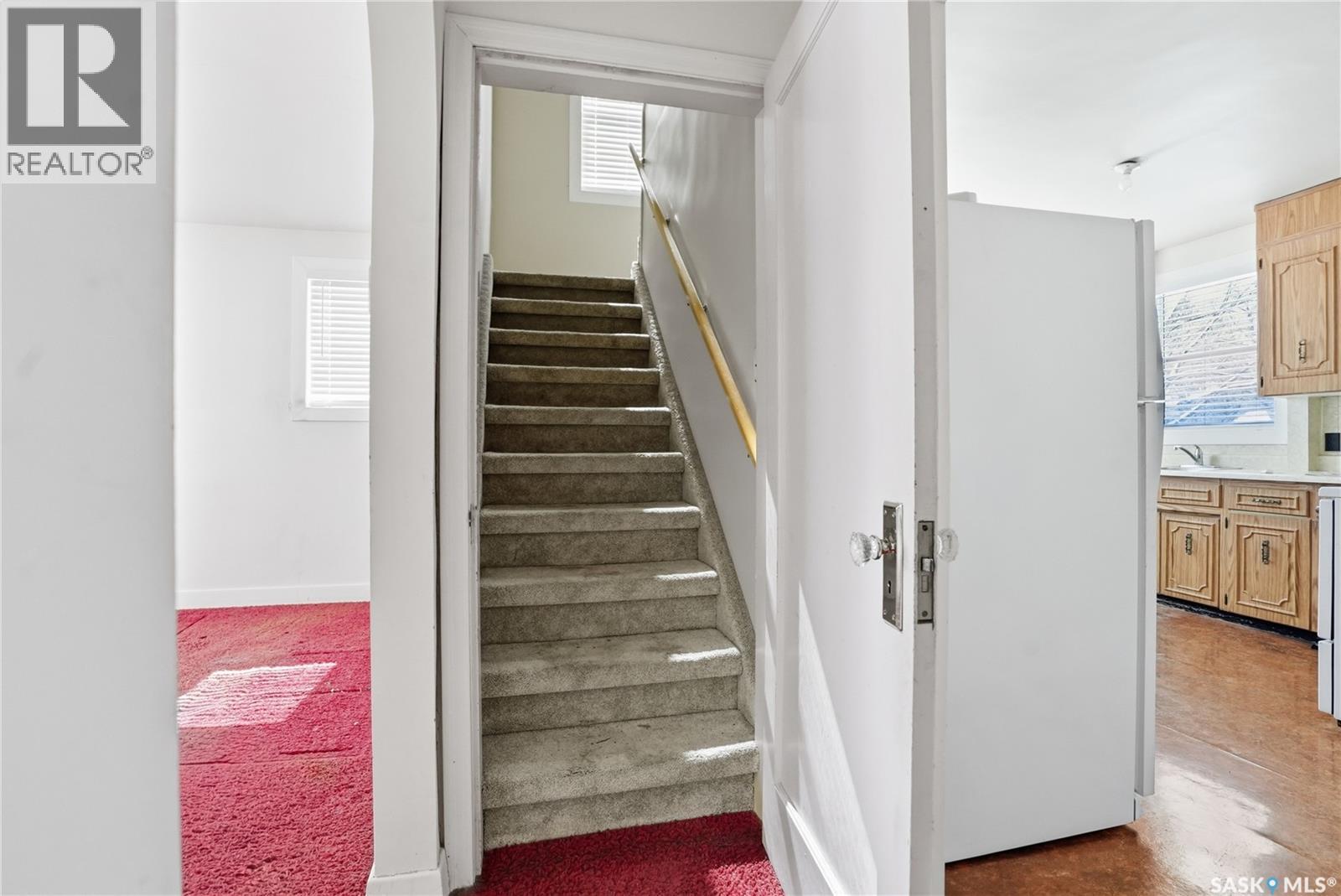 320 Mckinnon Avenue S, Saskatoon, SK - Indoor