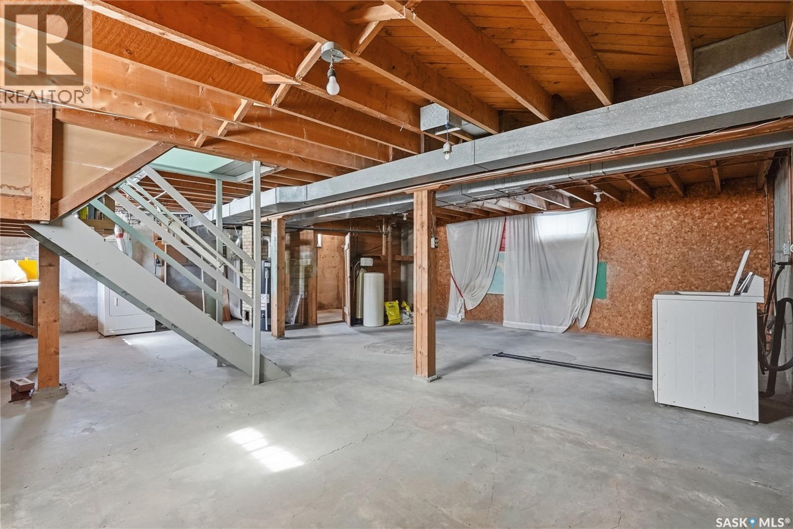 320 Mckinnon Avenue S, Saskatoon, SK - Indoor Photo Showing Basement