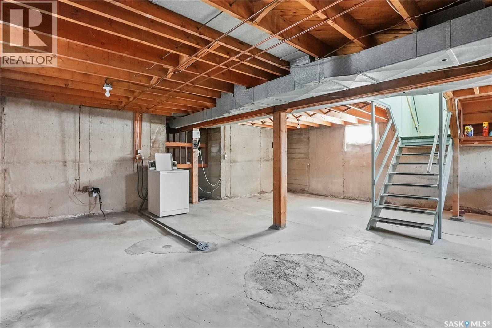 320 Mckinnon Avenue S, Saskatoon, SK - Indoor Photo Showing Basement