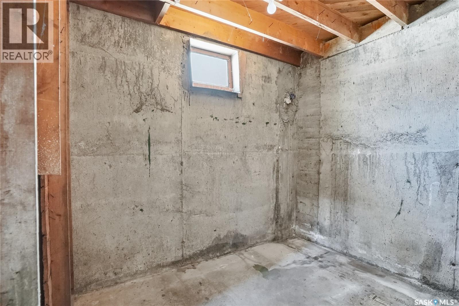 320 Mckinnon Avenue S, Saskatoon, SK - Indoor Photo Showing Basement