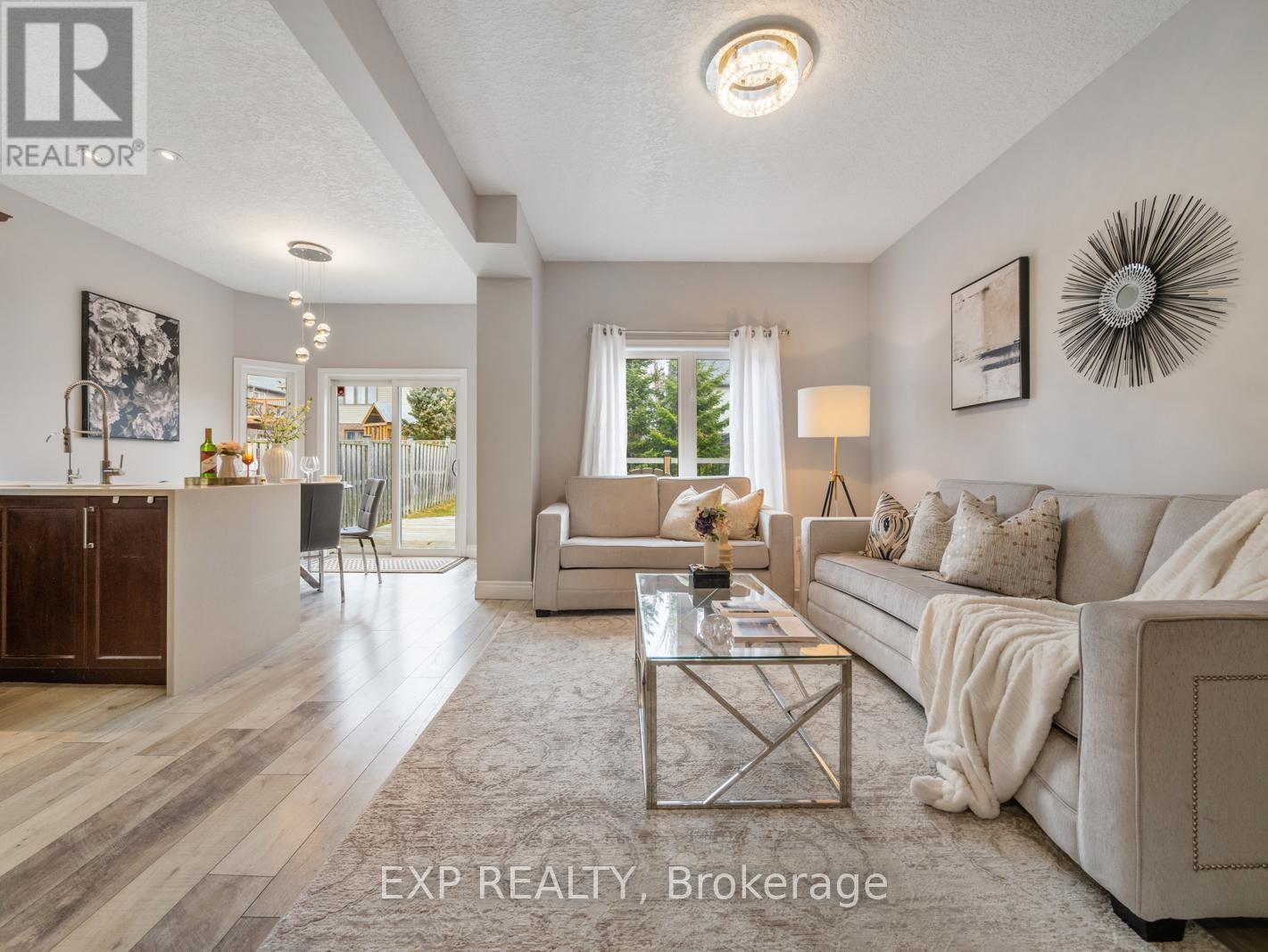 1260 Old Zeller Drive, Kitchener, ON - Indoor Photo Showing Living Room