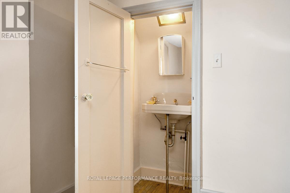 103 Glynn Avenue, Ottawa, ON - Indoor