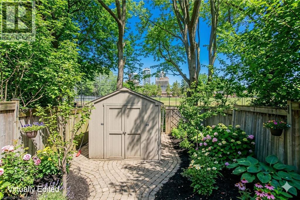 2121 Prospect Street, Burlington, ON - Outdoor