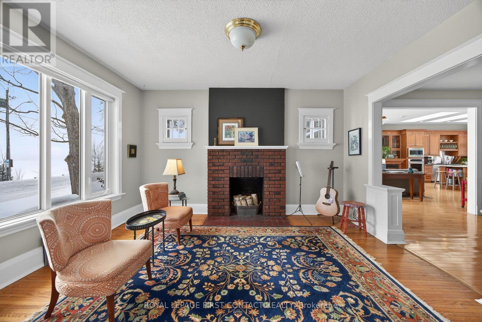 162 Kempenfelt Drive, Barrie, ON - Indoor Photo Showing Living Room With Fireplace