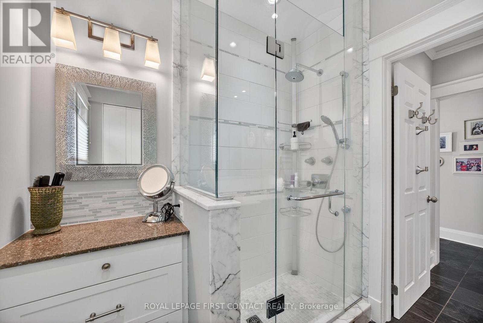 162 Kempenfelt Drive, Barrie, ON - Indoor Photo Showing Bathroom