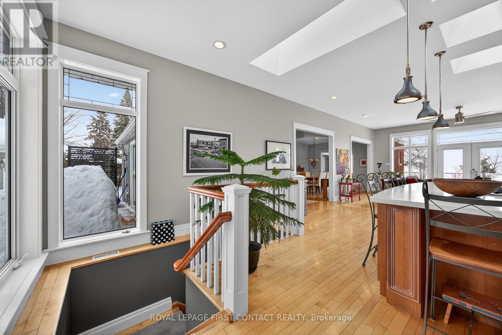 162 Kempenfelt Drive, Barrie, ON - Indoor