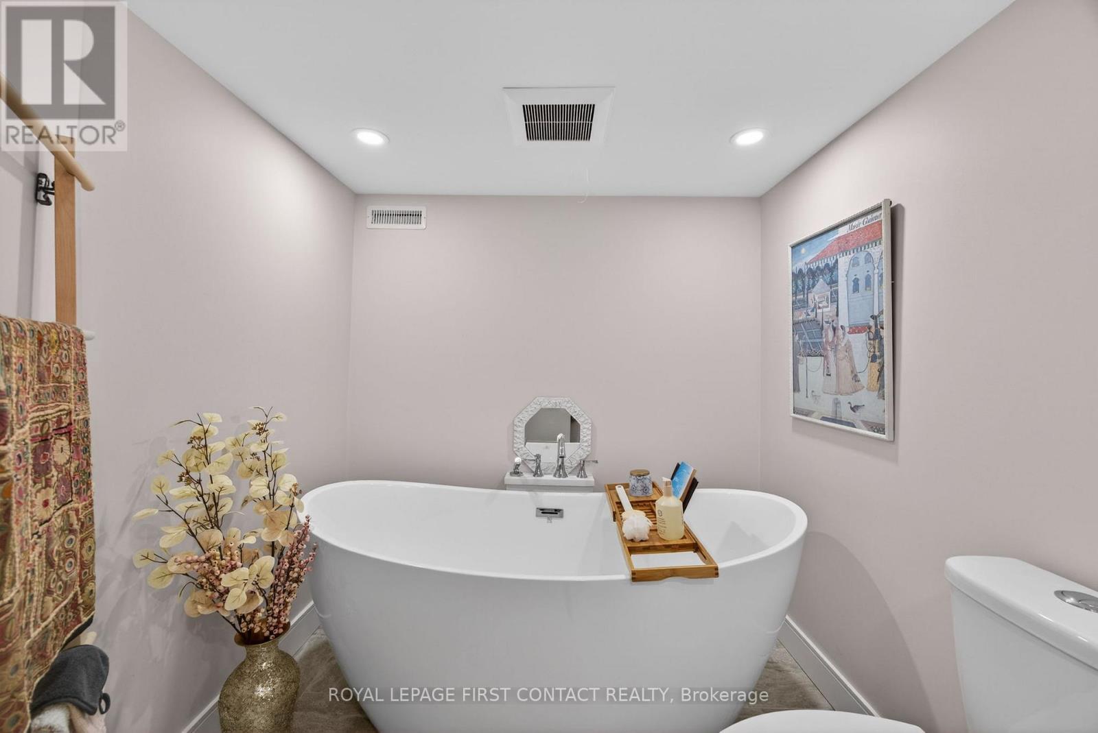 162 Kempenfelt Drive, Barrie, ON - Indoor Photo Showing Bathroom