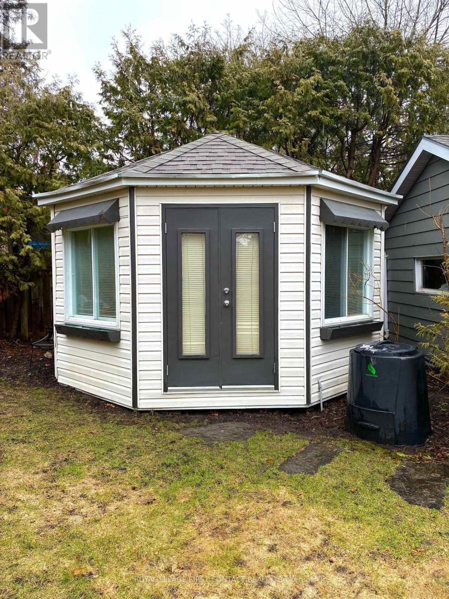 162 Kempenfelt Drive, Barrie, ON - Outdoor With Exterior