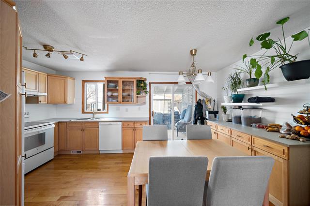 130 Lake Village Rd, Winnipeg, MB