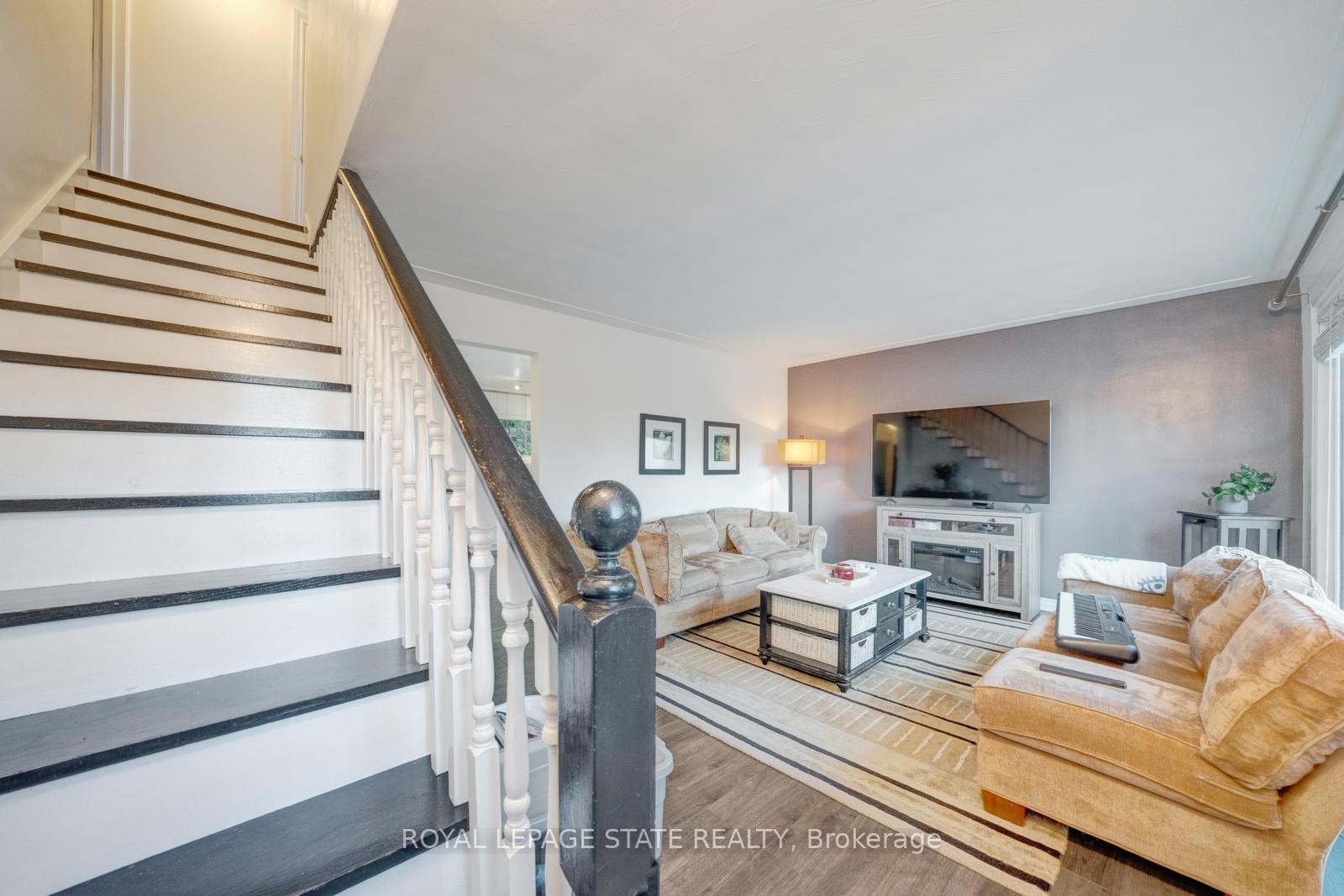 62 Brentwood Drive, Hamilton, ON - Indoor
