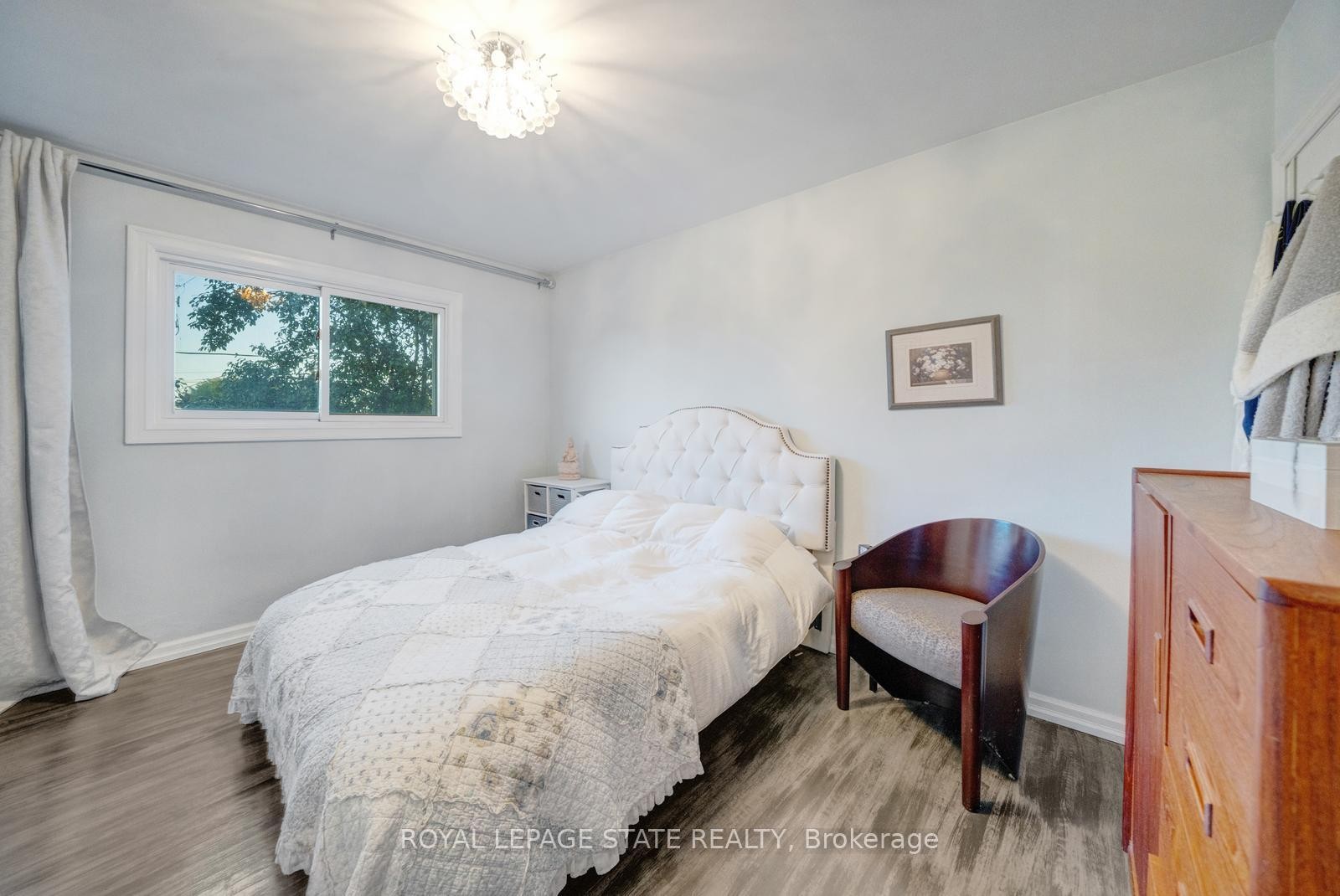 62 Brentwood Drive, Hamilton, ON - Indoor Photo Showing Bedroom