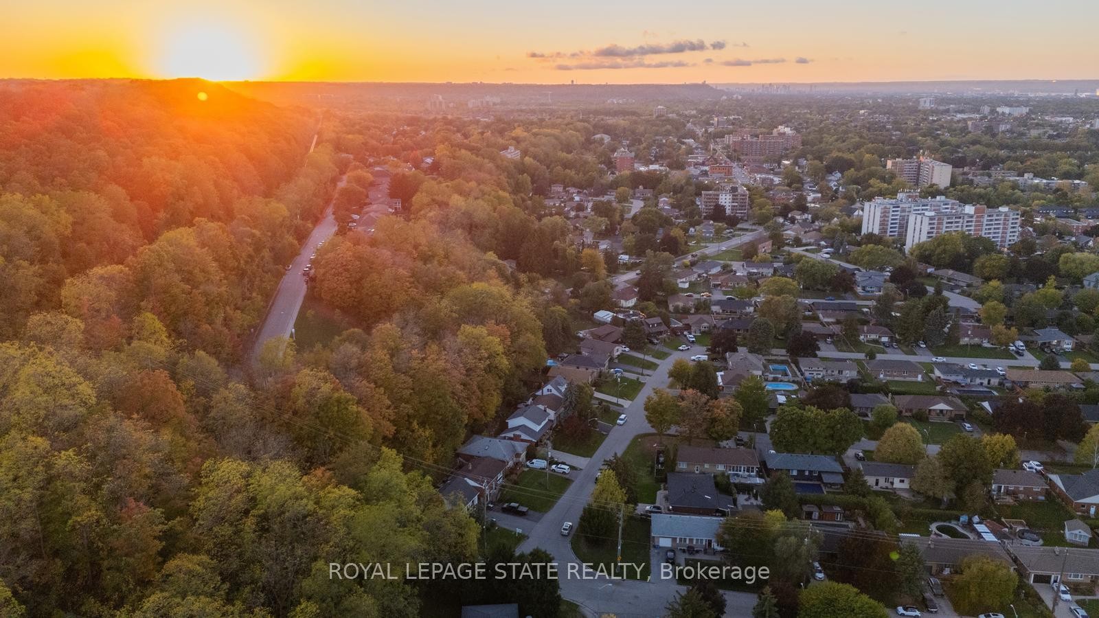 62 Brentwood Drive, Hamilton, ON - Outdoor With View