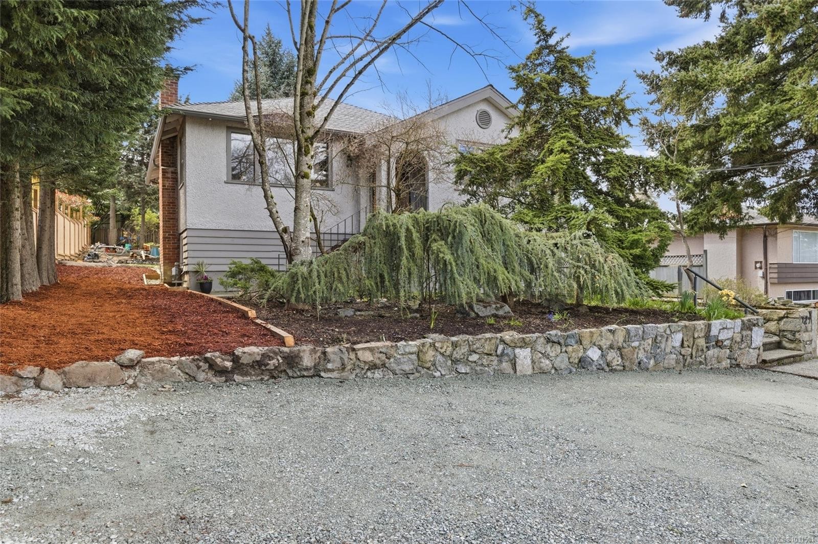 721 Snowdrop Ave, Saanich, BC