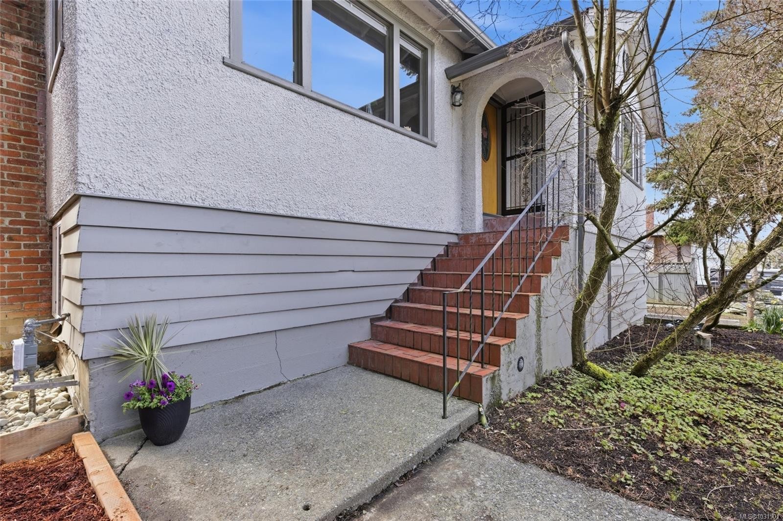 721 Snowdrop Ave, Saanich, BC