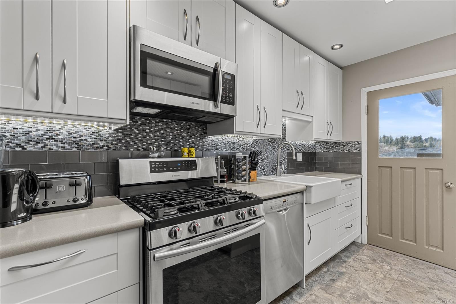 721 Snowdrop Ave, Saanich, BC