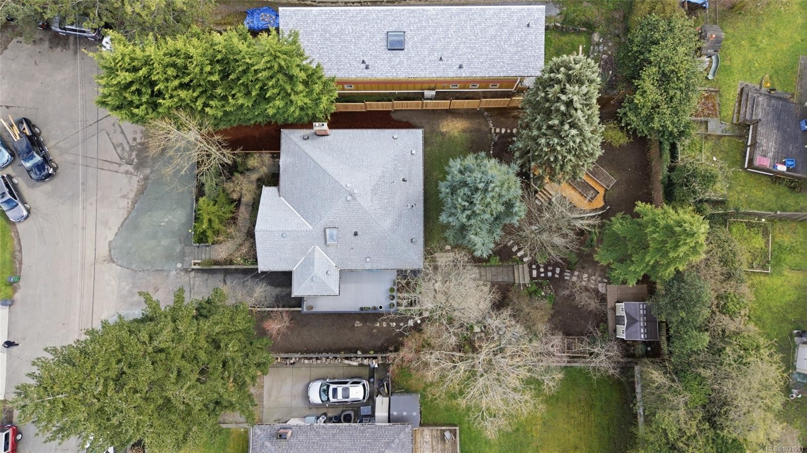 721 Snowdrop Ave, Saanich, BC